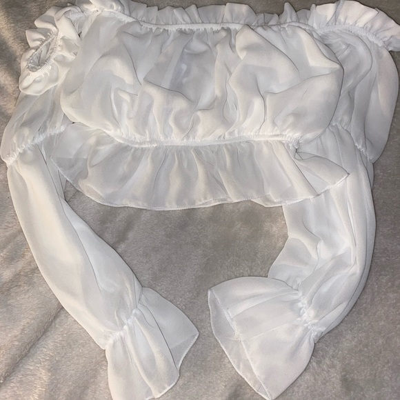 ⭐️ NWT Boohoo White Long Sleeve Sheer Crop Top. Size 8. - Picture 7 of 7